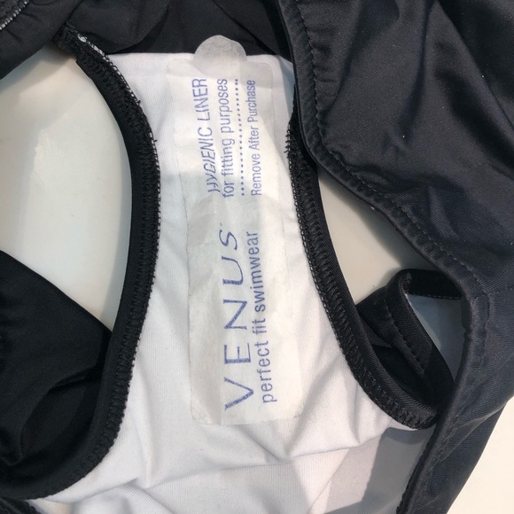 Mid rise full cut bottom - Picture 2 of 3